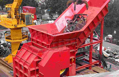 PC400x300錘式破碎機(jī)現(xiàn)場(chǎng)