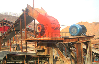 PC800x600錘式破碎機(jī)現(xiàn)場(chǎng)